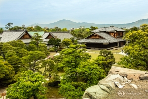 1603年に造営された二条城には、さまざまな建造物といくつもの庭園がある。写真は本丸御殿の一部（撮影：アンドリュー・ファン）